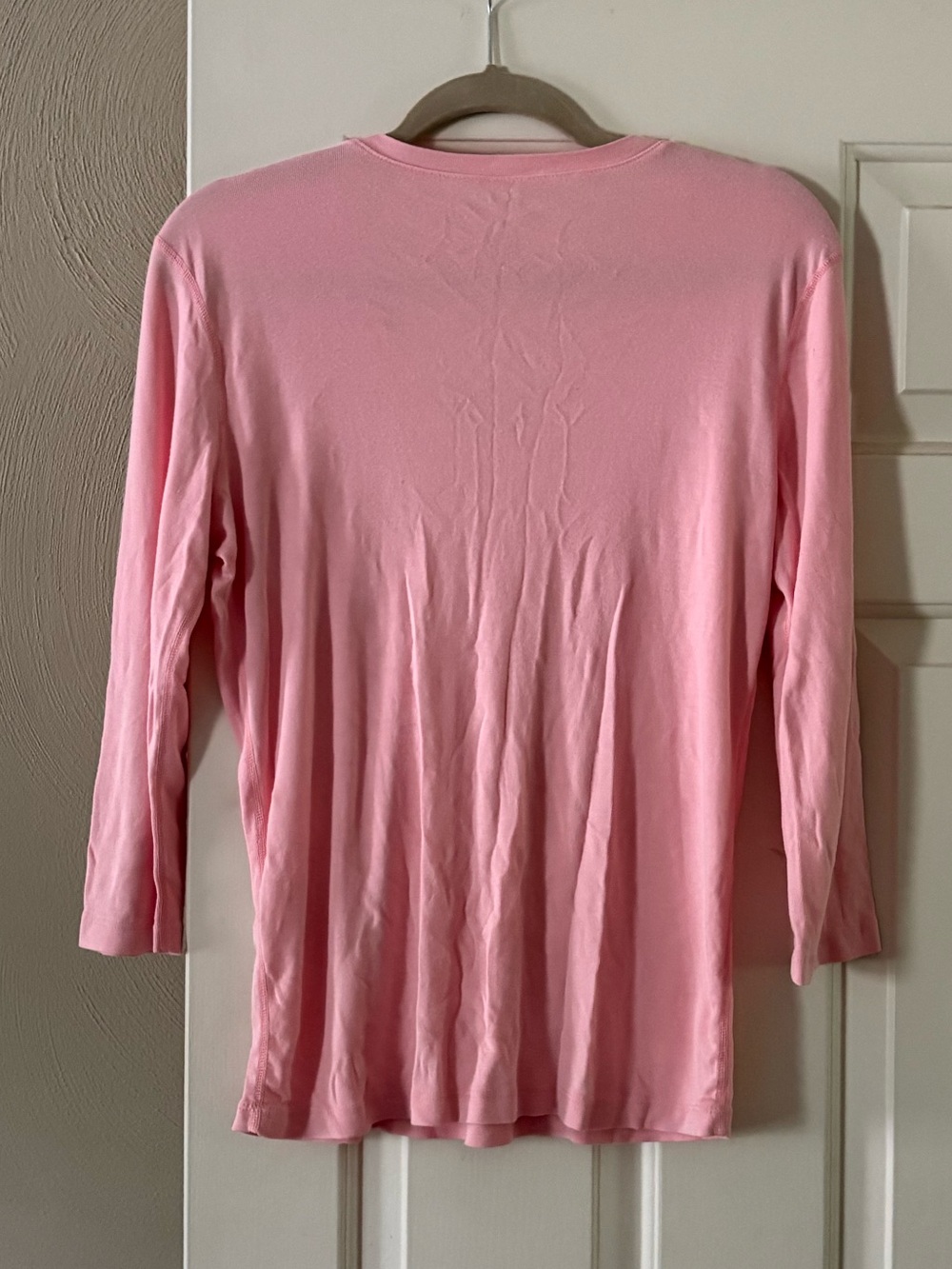 Three Dots Women's 3/4 Sleeve V-Neck Shirt. Size Medium. - Picture 2 of 5